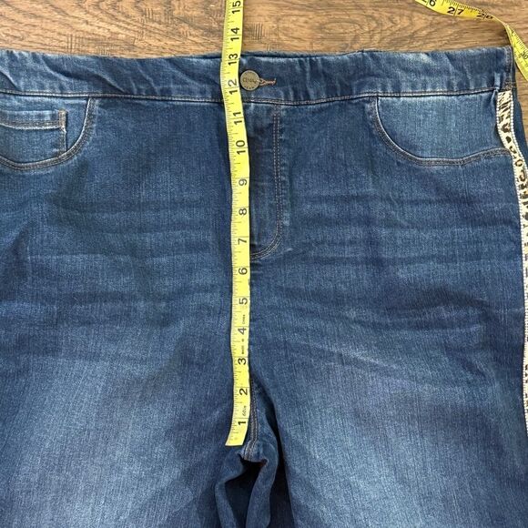 NWT Cenia Medium Wash Blue Jeans with Leopard Print and Bling Side Trim Size 16W - Picture 7 of 14